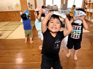魅力がいっぱい!タオルあそび①