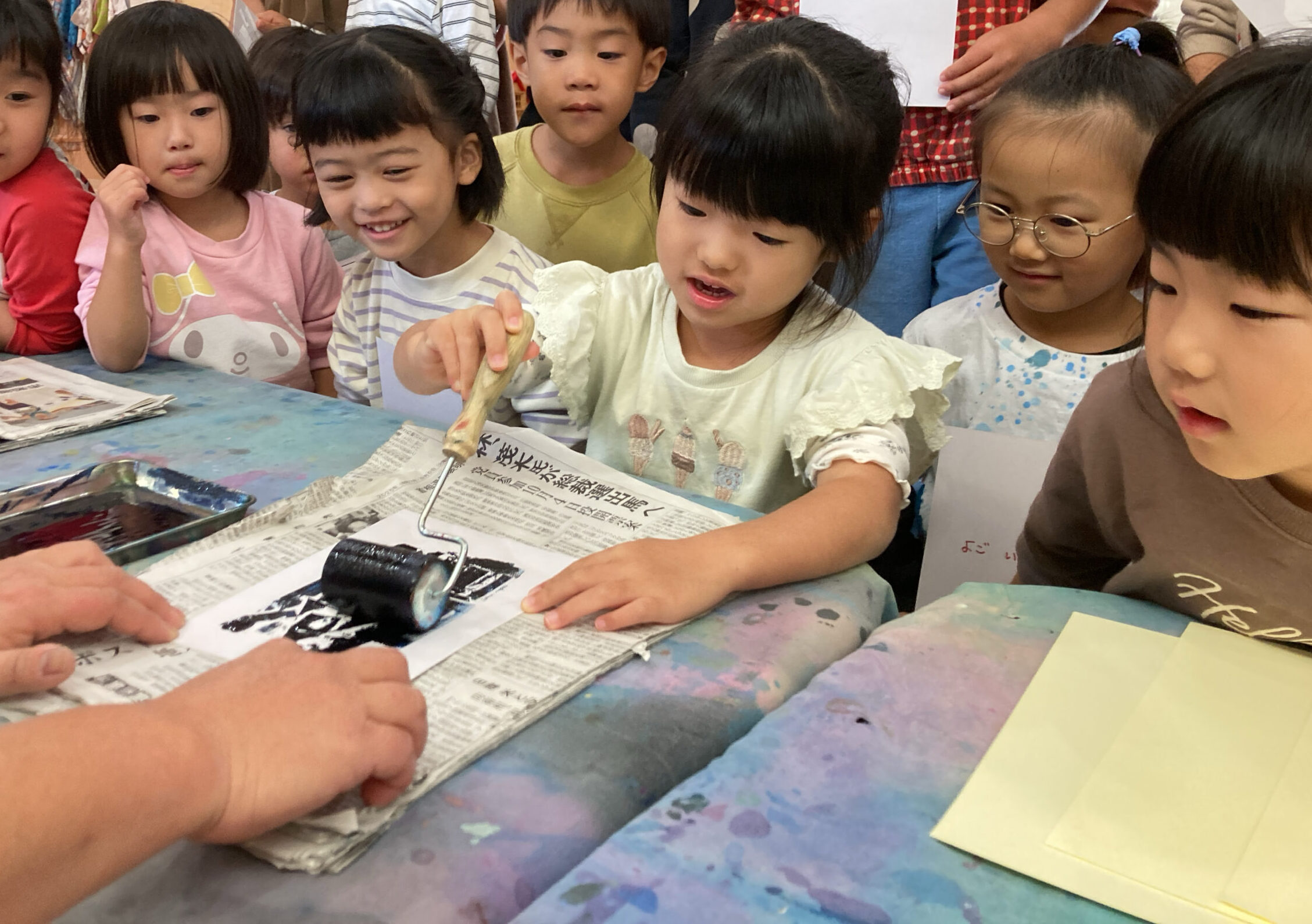 4歳ほし組　刷って 写して ♪カレンダーマーチ♬