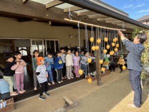 やってみよう！干し柿づくり