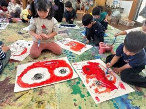 ３歳つき組　鬼の絵を描こう👹