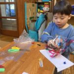 何でくっつくの？